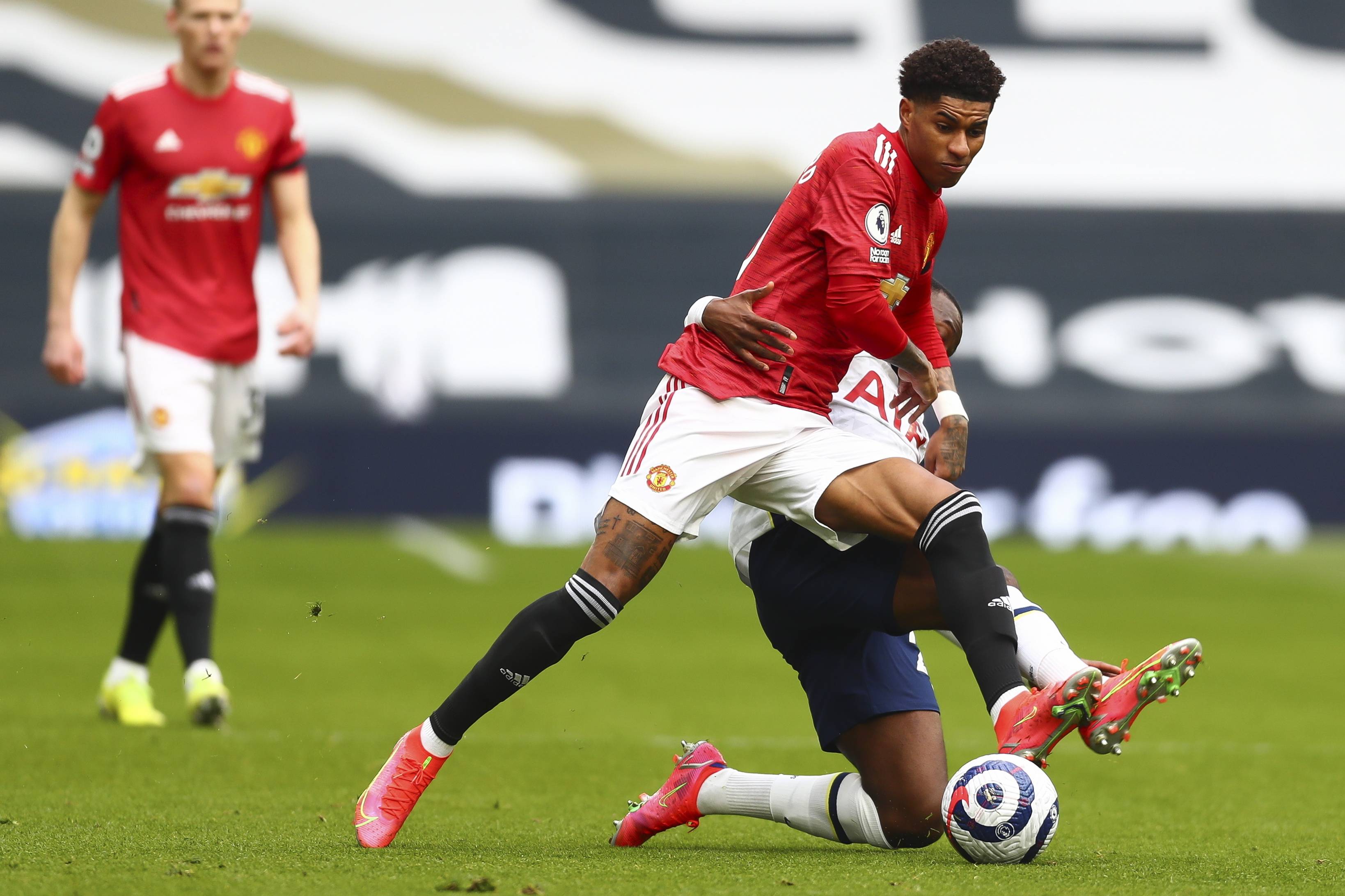 她在细节上 她在细节上